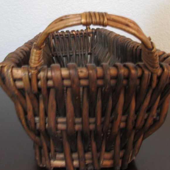 Vintage Rectangle Wicker Basket - Picture 5 of 7